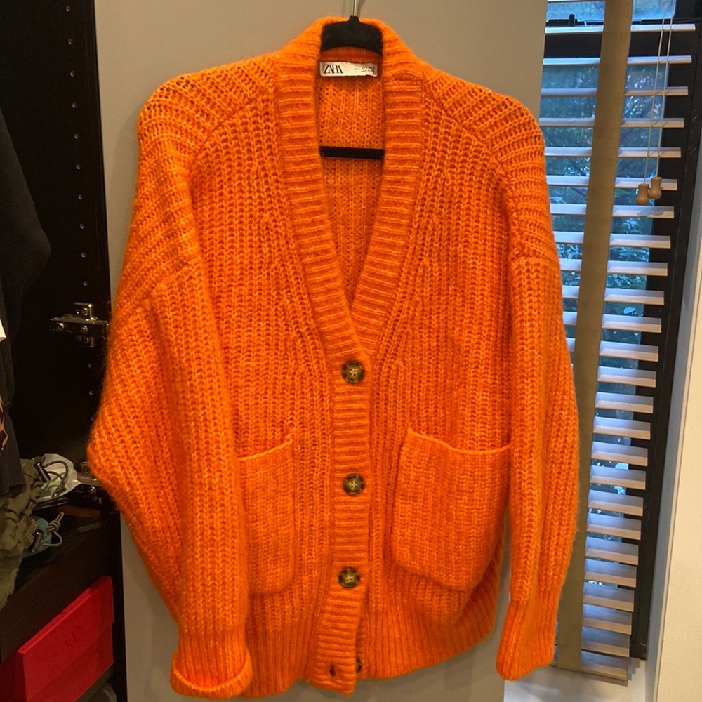 Never been worn Zara cardigan